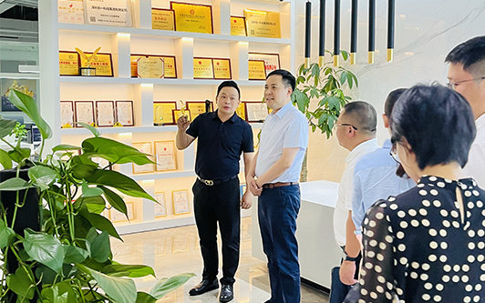 龙华民治街道张高攀书记莅临oety欧亿体育考察、指导，助力oety欧亿体育持续健康发展！